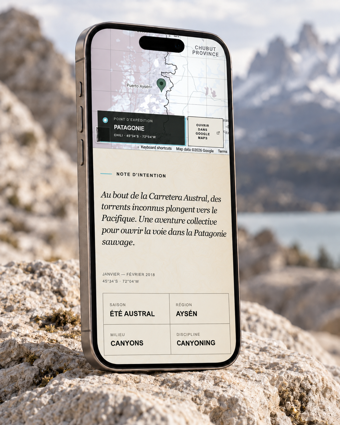 La carte de Patagonie et la note d’intention du projet présentées sur iPhone