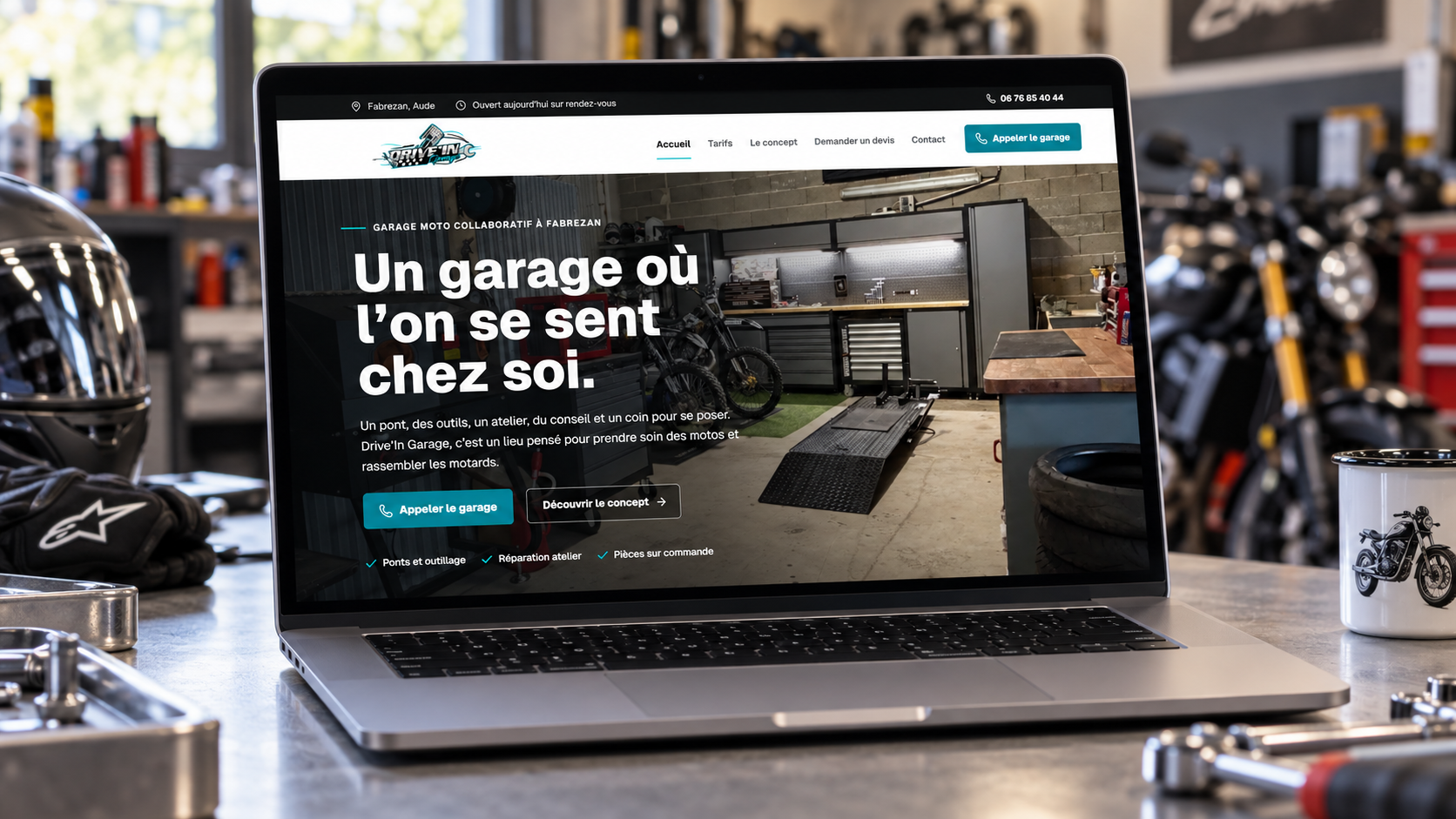 Drive'In Garage présenté sur MacBook dans son univers